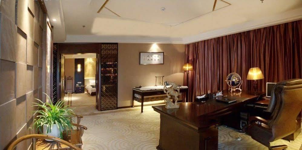 Phoenix Grand Hotel Fenghuang Exterior foto